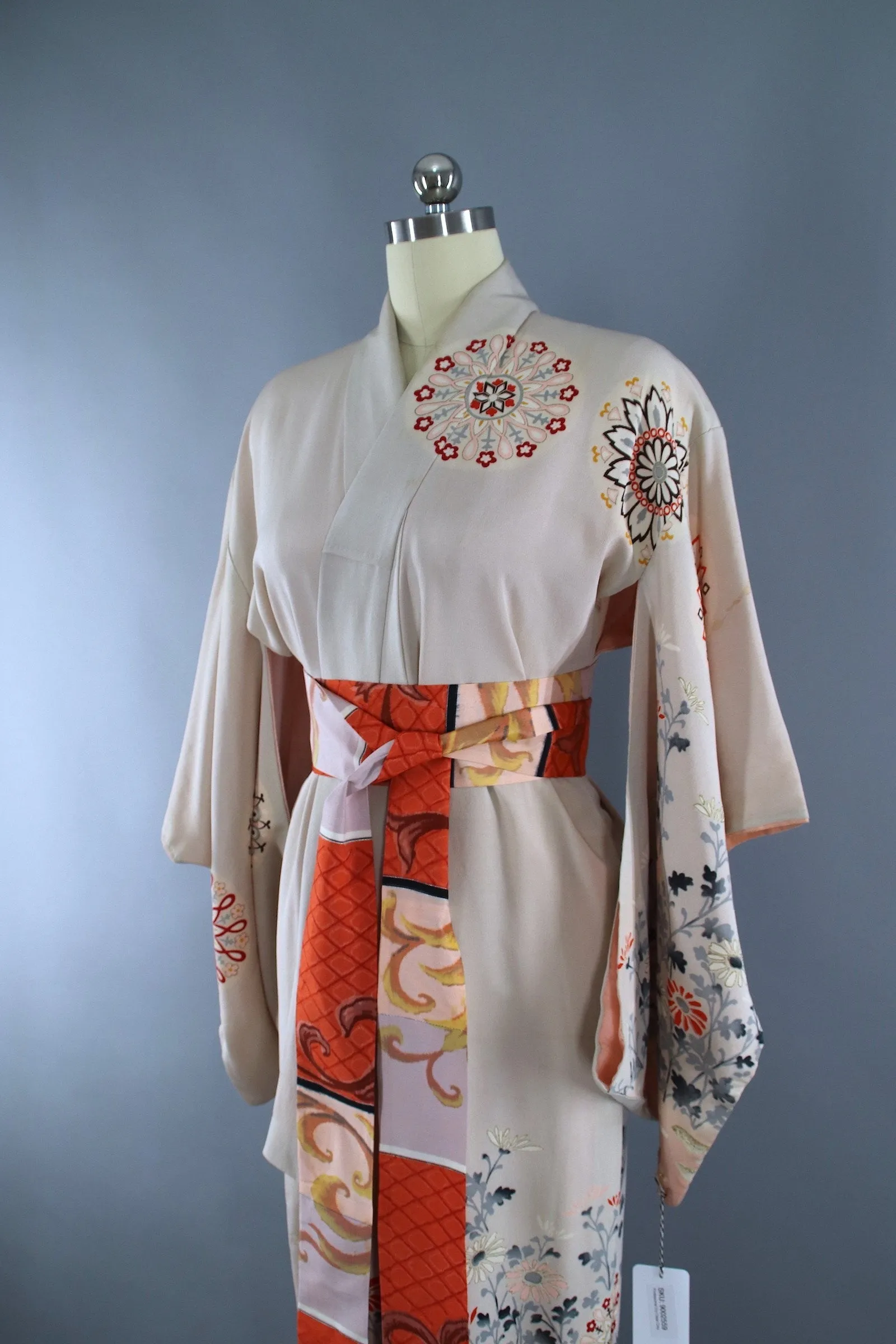 1940s Vintage Silk Kimono Robe / Grey Red Floral Medallions Print