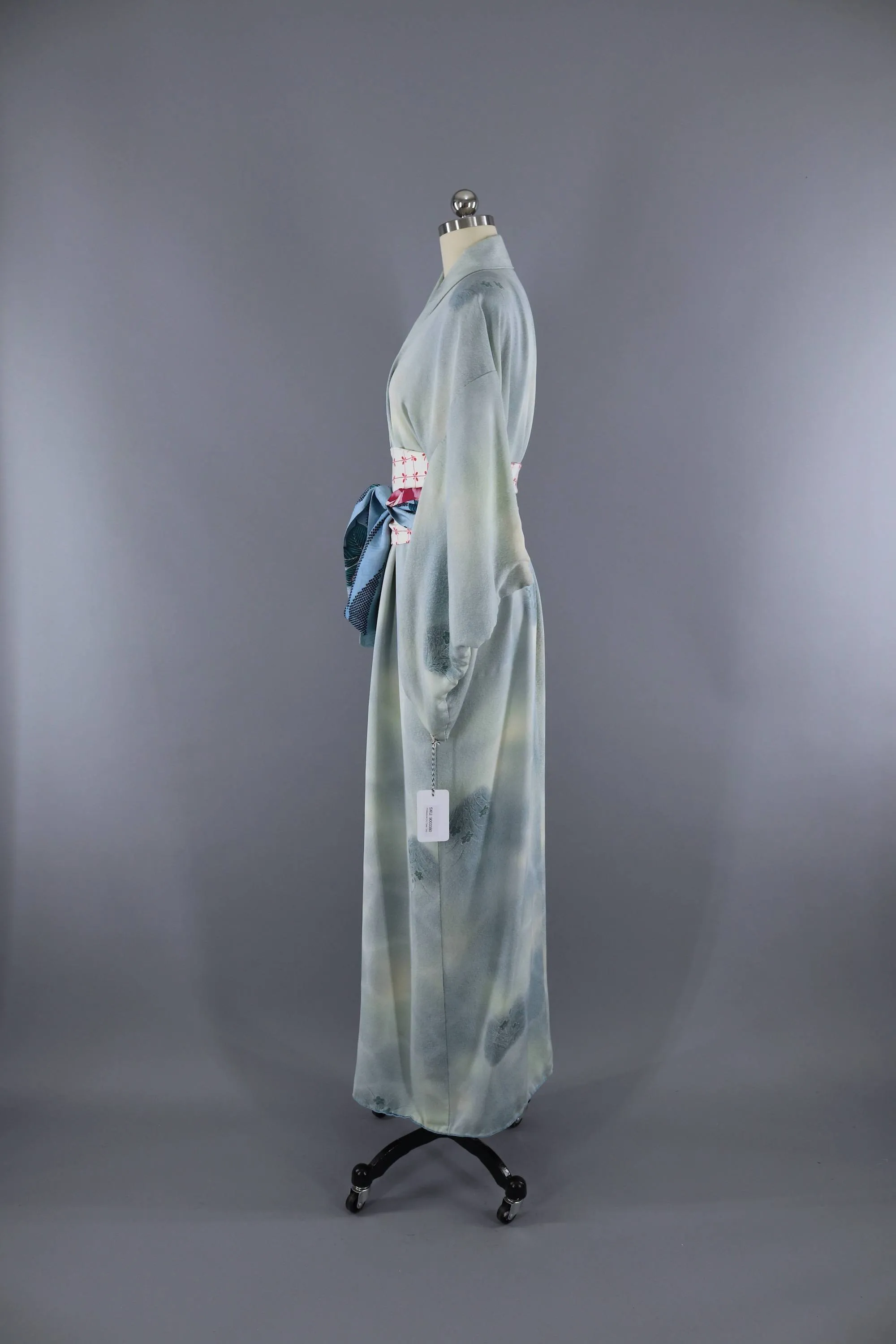 Vintage 1960s Silk Kimono Robe / Blue Ivory Ombre Floral